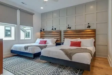 Stylish East Nashville Retreat For Groups